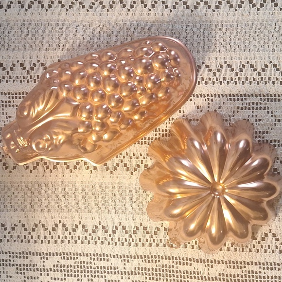 Vintage Traditional Jello / Cake Mold Copper Kitchen Decor Set Of 2 - Picture 1 of 10